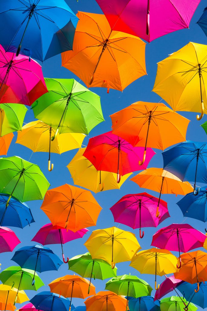 Voyager sous la pluie&nbsp;: découvrez le parapluie inversé, votre nouvel allié